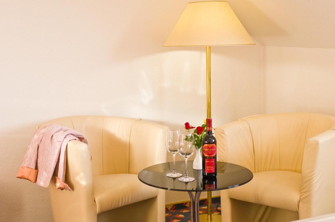 Schreyers Hotel Restaurant Mutzel シュルッフゼー エクステリア 写真