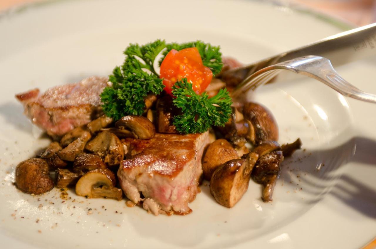 Schreyers Hotel Restaurant Mutzel シュルッフゼー エクステリア 写真